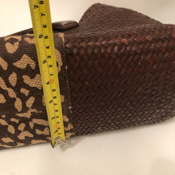 Elegant Brown Woven Tote with Leopard Accent - Picture 10 of 13
